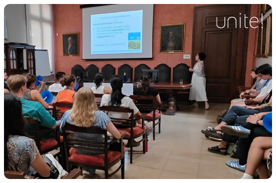 Professor and researcher of the Sustainability Science and Technologies Research Group at UPC, Gemma Cervantes,  during her presentation ‘What we mean for Sustainable’.